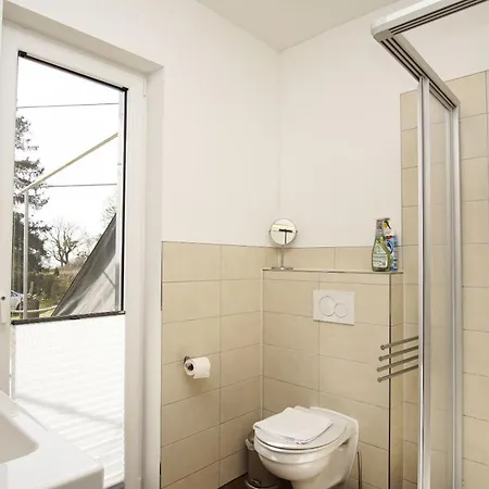 Naturnah, Mit Terrasse, Garten Und Meerblick - Auf Dem Teschenberg * Middelhagen